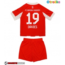 Otroške Nogometnih dresov Bayern Munich Alphonso Davies #19 Domači 2025-26 Kratki rokavi (+ hlače)